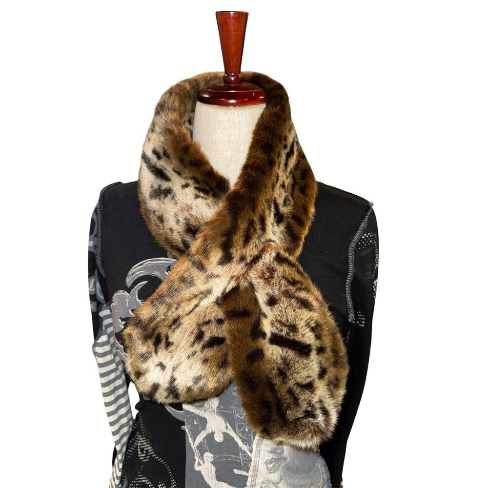 Vintage Style Faux Fur Cheetah Print Collar Scarf 39" Statement Accessory‎